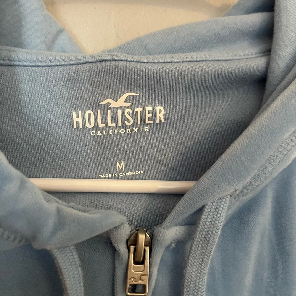 Hollister Women's Sky‎ Blue Velour Zip-Up Hoodie Jacket